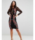 Vestido con dibujos bordados